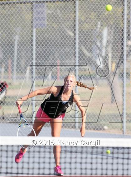 Thumbnail 3 in Gregory-Portland, Calallen vs. Uvalde, Flour Bluff  (UIL 5A Area Playoff) photogallery.