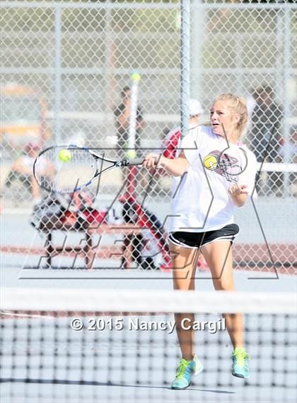 Thumbnail 3 in Gregory-Portland, Calallen vs. Uvalde, Flour Bluff  (UIL 5A Area Playoff) photogallery.