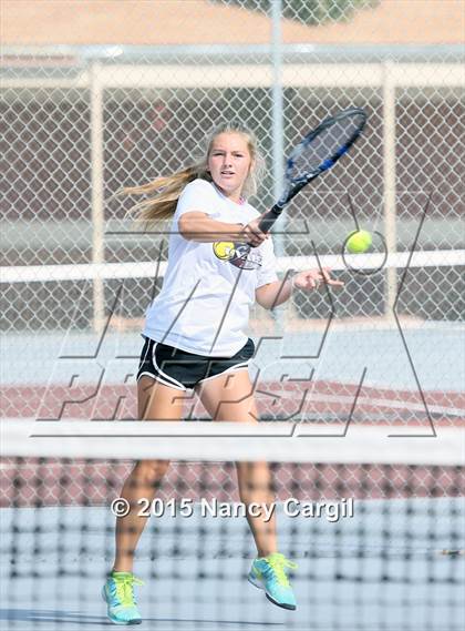 Thumbnail 2 in Gregory-Portland, Calallen vs. Uvalde, Flour Bluff  (UIL 5A Area Playoff) photogallery.