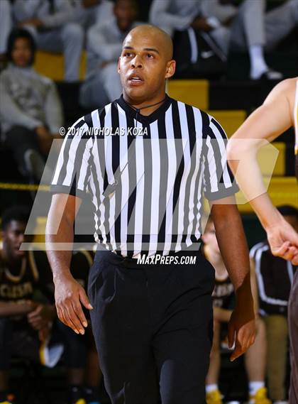 Thumbnail 1 in St. John Bosco vs. Crespi (The Classic at Damien) photogallery.