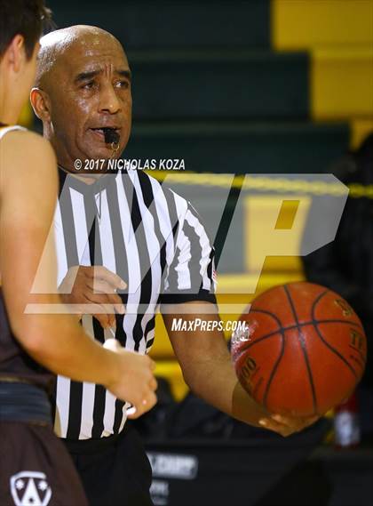 Thumbnail 3 in St. John Bosco vs. Crespi (The Classic at Damien) photogallery.