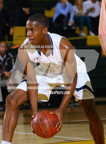 Thumbnail 2 in St. John Bosco vs. Crespi (The Classic at Damien) photogallery.
