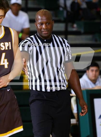 Thumbnail 2 in St. John Bosco vs. Crespi (The Classic at Damien) photogallery.