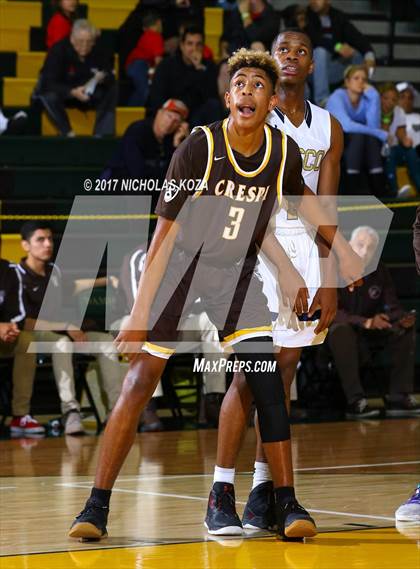 Thumbnail 3 in St. John Bosco vs. Crespi (The Classic at Damien) photogallery.
