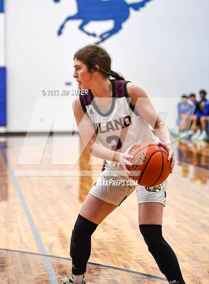 Thumbnail 3 in A&M Consolidated vs Milano (Cotton Christmas Classic) photogallery.