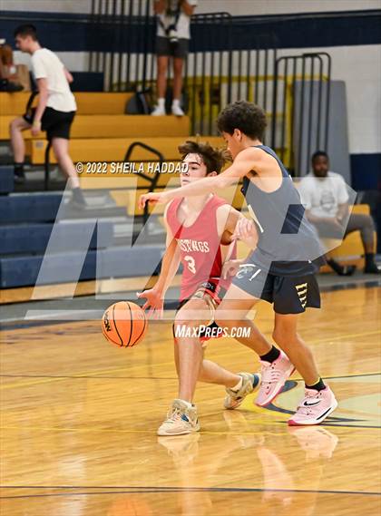 Thumbnail 2 in Northside Christian vs Admiral Farragut  (The Hoop Vibe) photogallery.