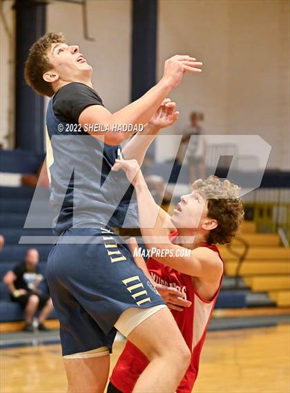 Thumbnail 3 in Northside Christian vs Admiral Farragut  (The Hoop Vibe) photogallery.