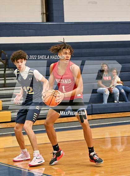 Thumbnail 1 in Northside Christian vs Admiral Farragut  (The Hoop Vibe) photogallery.