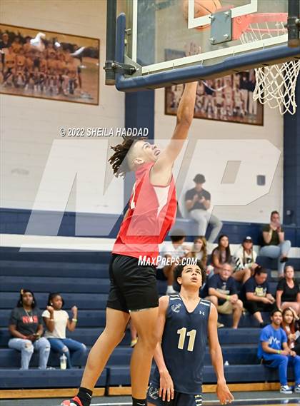 Thumbnail 2 in Northside Christian vs Admiral Farragut  (The Hoop Vibe) photogallery.
