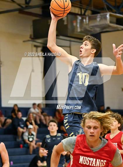 Thumbnail 2 in Northside Christian vs Admiral Farragut  (The Hoop Vibe) photogallery.