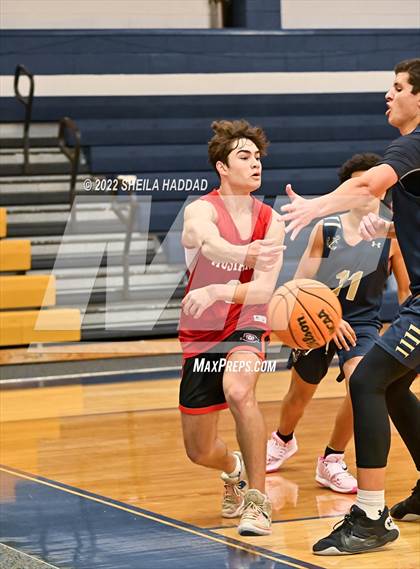 Thumbnail 1 in Northside Christian vs Admiral Farragut  (The Hoop Vibe) photogallery.