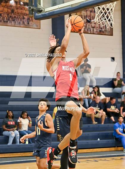 Thumbnail 2 in Northside Christian vs Admiral Farragut  (The Hoop Vibe) photogallery.