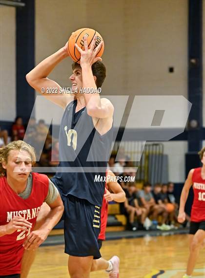 Thumbnail 1 in Northside Christian vs Admiral Farragut  (The Hoop Vibe) photogallery.