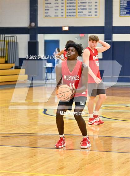 Thumbnail 2 in Northside Christian vs Admiral Farragut  (The Hoop Vibe) photogallery.