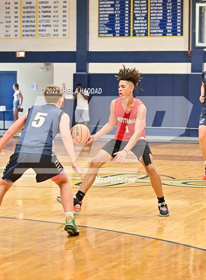Thumbnail 1 in Northside Christian vs Admiral Farragut  (The Hoop Vibe) photogallery.