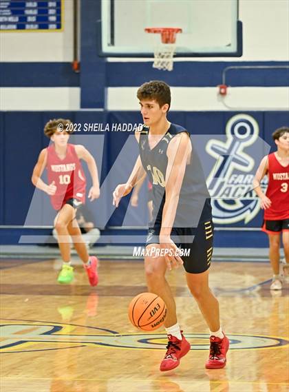 Thumbnail 3 in Northside Christian vs Admiral Farragut  (The Hoop Vibe) photogallery.