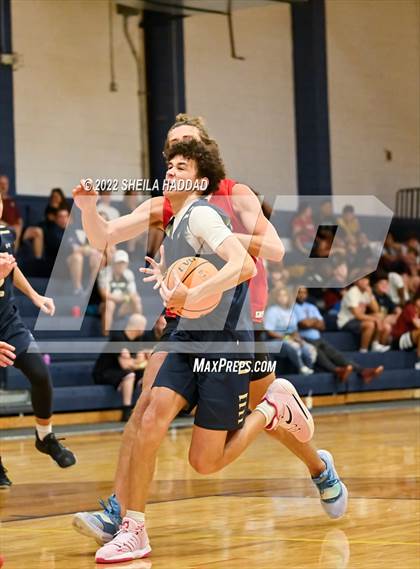 Thumbnail 2 in Northside Christian vs Admiral Farragut  (The Hoop Vibe) photogallery.