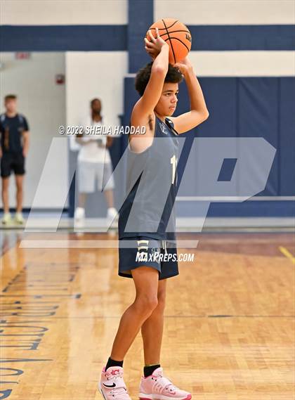 Thumbnail 1 in Northside Christian vs Admiral Farragut  (The Hoop Vibe) photogallery.