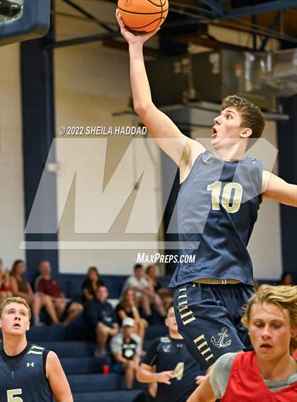 Thumbnail 3 in Northside Christian vs Admiral Farragut  (The Hoop Vibe) photogallery.