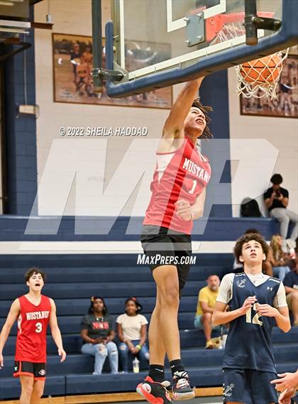 Thumbnail 3 in Northside Christian vs Admiral Farragut  (The Hoop Vibe) photogallery.