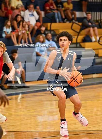 Thumbnail 2 in Northside Christian vs Admiral Farragut  (The Hoop Vibe) photogallery.