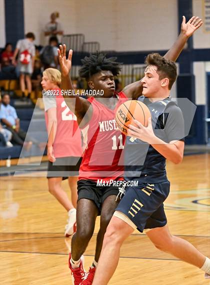 Thumbnail 2 in Northside Christian vs Admiral Farragut  (The Hoop Vibe) photogallery.