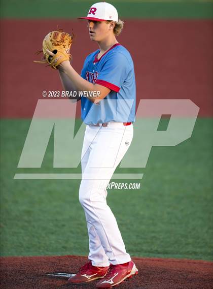Thumbnail 2 in E.D. White vs Archbishop Rummel (Mike Miley Stadium) photogallery.