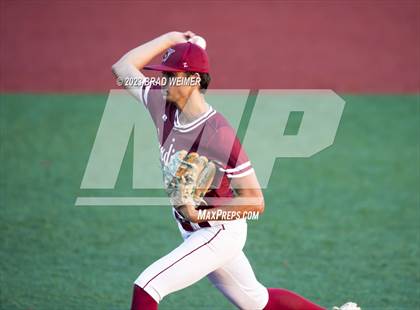 Thumbnail 2 in E.D. White vs Archbishop Rummel (Mike Miley Stadium) photogallery.