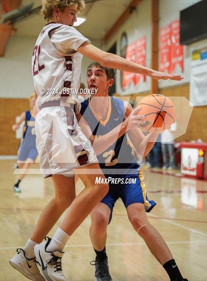 Thumbnail 3 in Lund vs. Elko  photogallery.