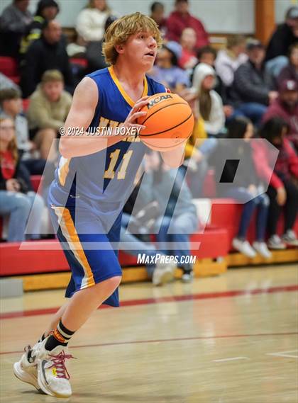 Thumbnail 2 in Lund vs. Elko  photogallery.