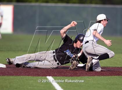 Thumbnail 3 in Crandall vs. Spring Hill (UIL 4A Region 2 Area Playoff) photogallery.