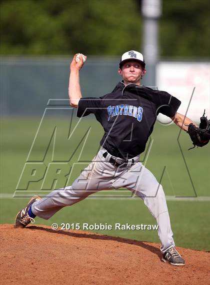 Thumbnail 2 in Crandall vs. Spring Hill (UIL 4A Region 2 Area Playoff) photogallery.