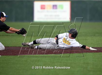 Thumbnail 1 in Crandall vs. Spring Hill (UIL 4A Region 2 Area Playoff) photogallery.