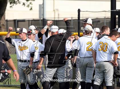 Thumbnail 2 in Crandall vs. Spring Hill (UIL 4A Region 2 Area Playoff) photogallery.