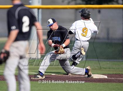 Thumbnail 2 in Crandall vs. Spring Hill (UIL 4A Region 2 Area Playoff) photogallery.