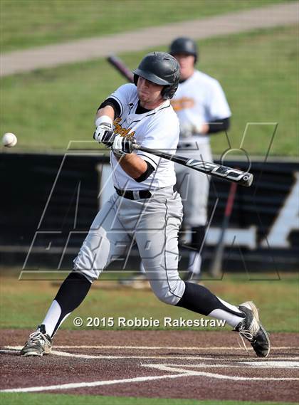 Thumbnail 2 in Crandall vs. Spring Hill (UIL 4A Region 2 Area Playoff) photogallery.