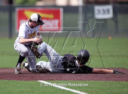 Thumbnail 3 in Crandall vs. Spring Hill (UIL 4A Region 2 Area Playoff) photogallery.