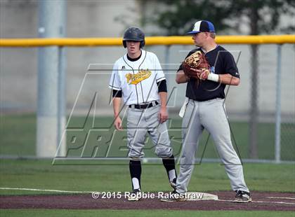 Thumbnail 2 in Crandall vs. Spring Hill (UIL 4A Region 2 Area Playoff) photogallery.