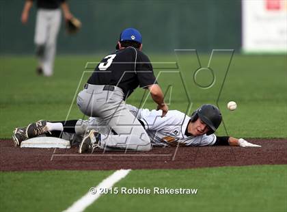 Thumbnail 3 in Crandall vs. Spring Hill (UIL 4A Region 2 Area Playoff) photogallery.