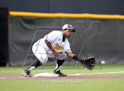 Thumbnail 3 in Crandall vs. Spring Hill (UIL 4A Region 2 Area Playoff) photogallery.