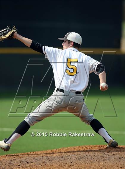 Thumbnail 3 in Crandall vs. Spring Hill (UIL 4A Region 2 Area Playoff) photogallery.