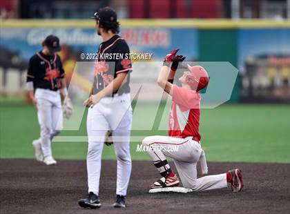 Thumbnail 1 in Edwardsville vs. Mundelein (IHSA 4A State Finals) photogallery.