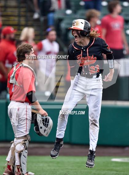Thumbnail 1 in Edwardsville vs. Mundelein (IHSA 4A State Finals) photogallery.