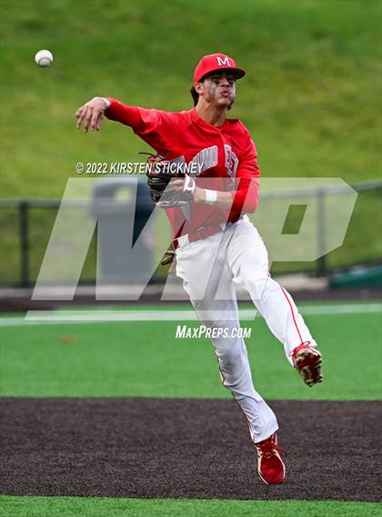 Thumbnail 1 in Edwardsville vs. Mundelein (IHSA 4A State Finals) photogallery.
