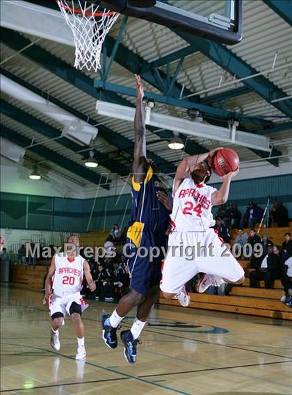 Thumbnail 2 in Inderkum vs. Vallejo (Huskey Classic) photogallery.