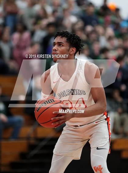 Thumbnail 1 in Lane Tech vs Whitney Young (IHSA 4A Regional Final) photogallery.