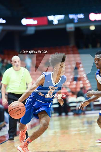 Thumbnail 3 in Curie vs. East St. Louis (Chicago Elite Classic) photogallery.