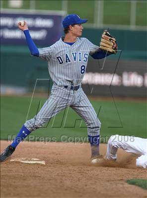 Thumbnail 2 in Sheldon vs. Davis photogallery.
