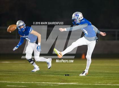 Thumbnail 3 in Colfax vs. Capital Christian (CIF SJS D5 Final) photogallery.