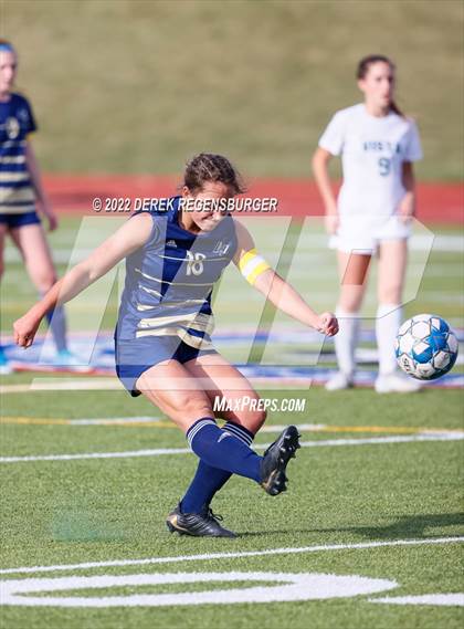 Thumbnail 2 in Mountain Vista vs Legacy (CHSAA 5A Playoffs Rd 2) photogallery.